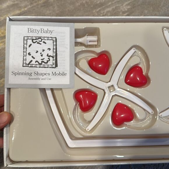 Brand NEW AMERICAN GIRL BITTY BABY SPINNING SHAPES MOBILE RETIRED NOS old stock - Picture 3 of 4